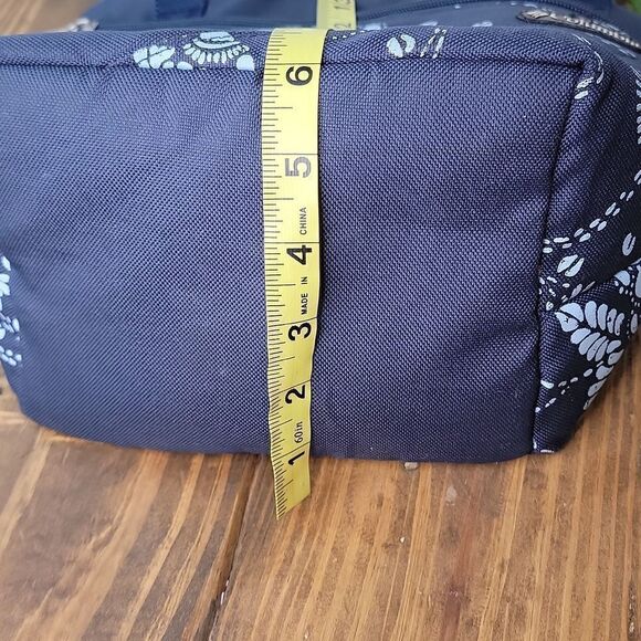 Columbia. Insulated Hand Bag. EUC - Picture 8 of 8